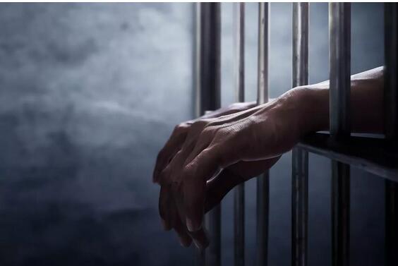 千万别随便帮人带行李!华人留学生须高度警惕!(图1) 千万别随便帮人带行李!华人留学生须高度警惕!(图1)